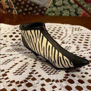 Beautiful hand-painted collectible miniature shoe